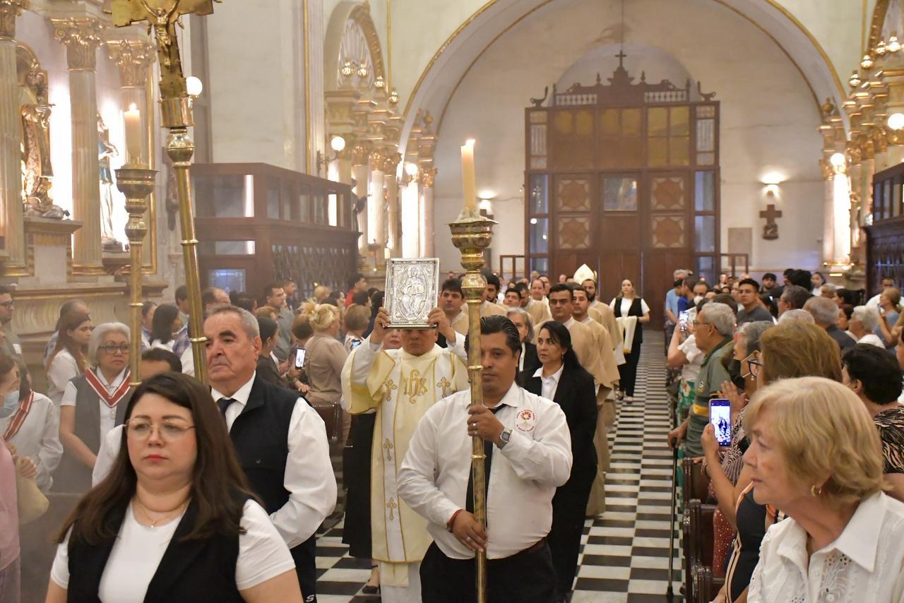 $!Catedral de Culiacán celebra el Jueves Santo con llamado a vivir la fe desde el servicio