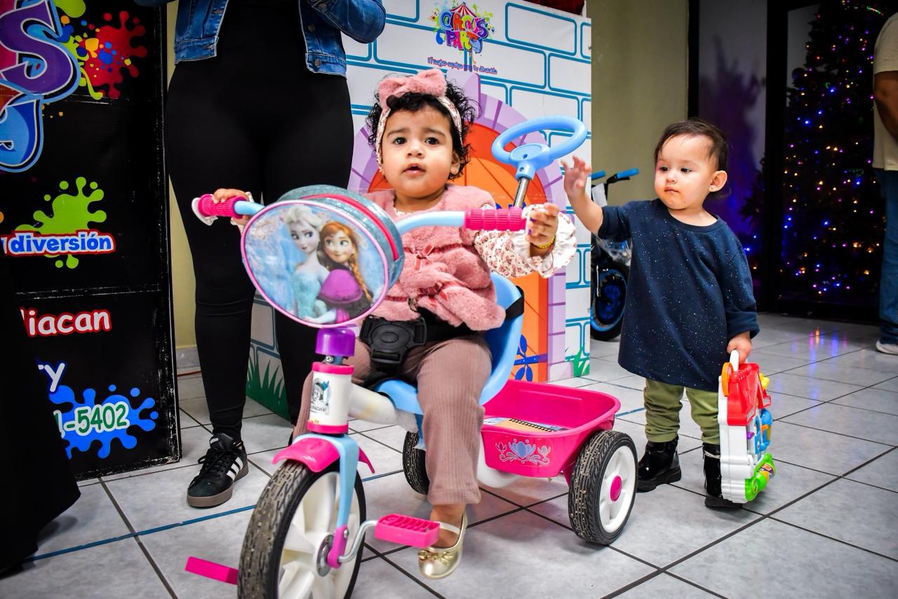 $!Arriban los Reyes Magos de Noroeste a Culiacán y cumplen deseos de niñas y niños