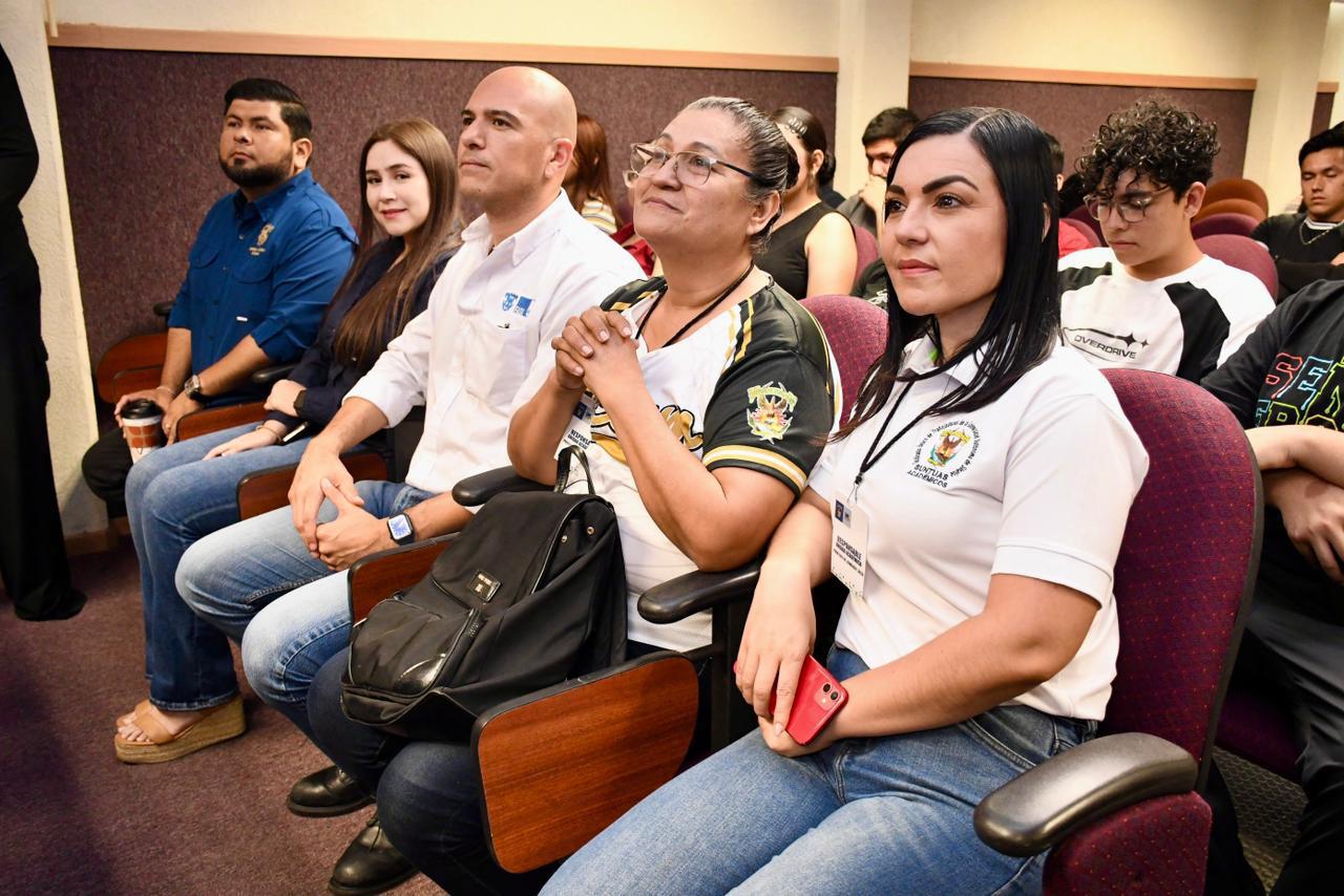 $!Realizan más de 9 mil jóvenes del sur de Sinaloa el examen diagnóstico de la UAS