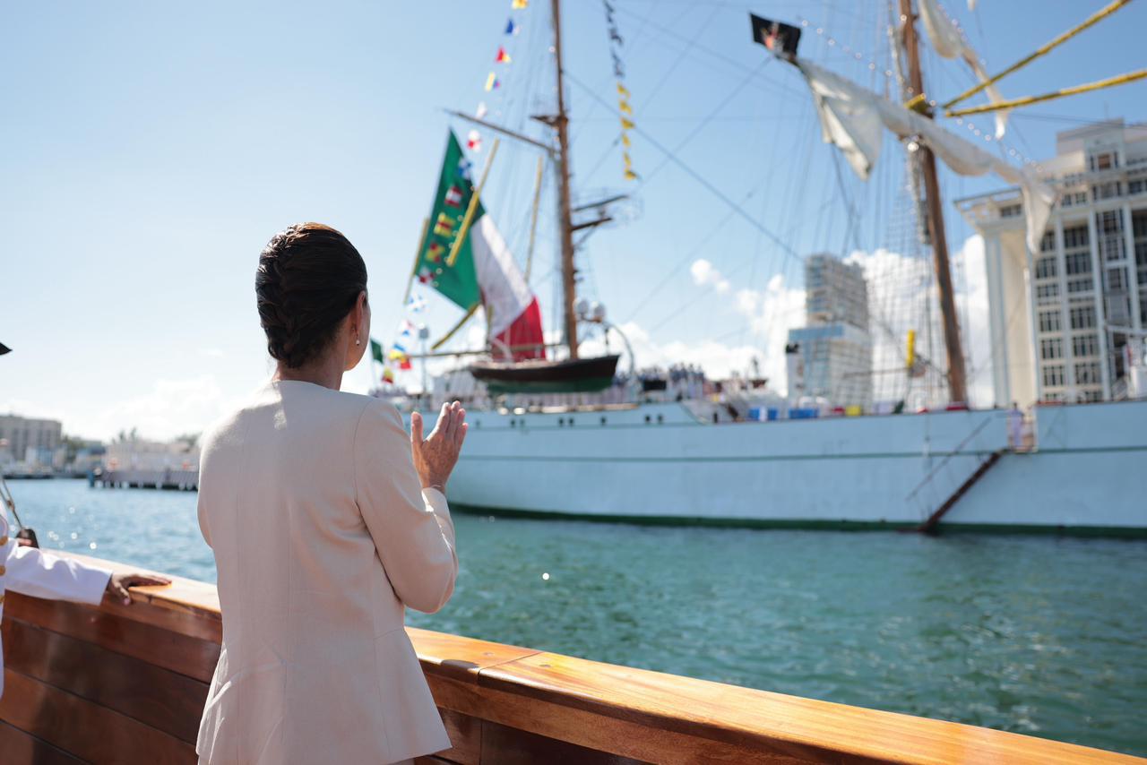 $!Sheinbaum realiza recorrido en Buque Escuela Cuauhtémoc y llama a ‘estar alerta ante intentos de injerencia externa’