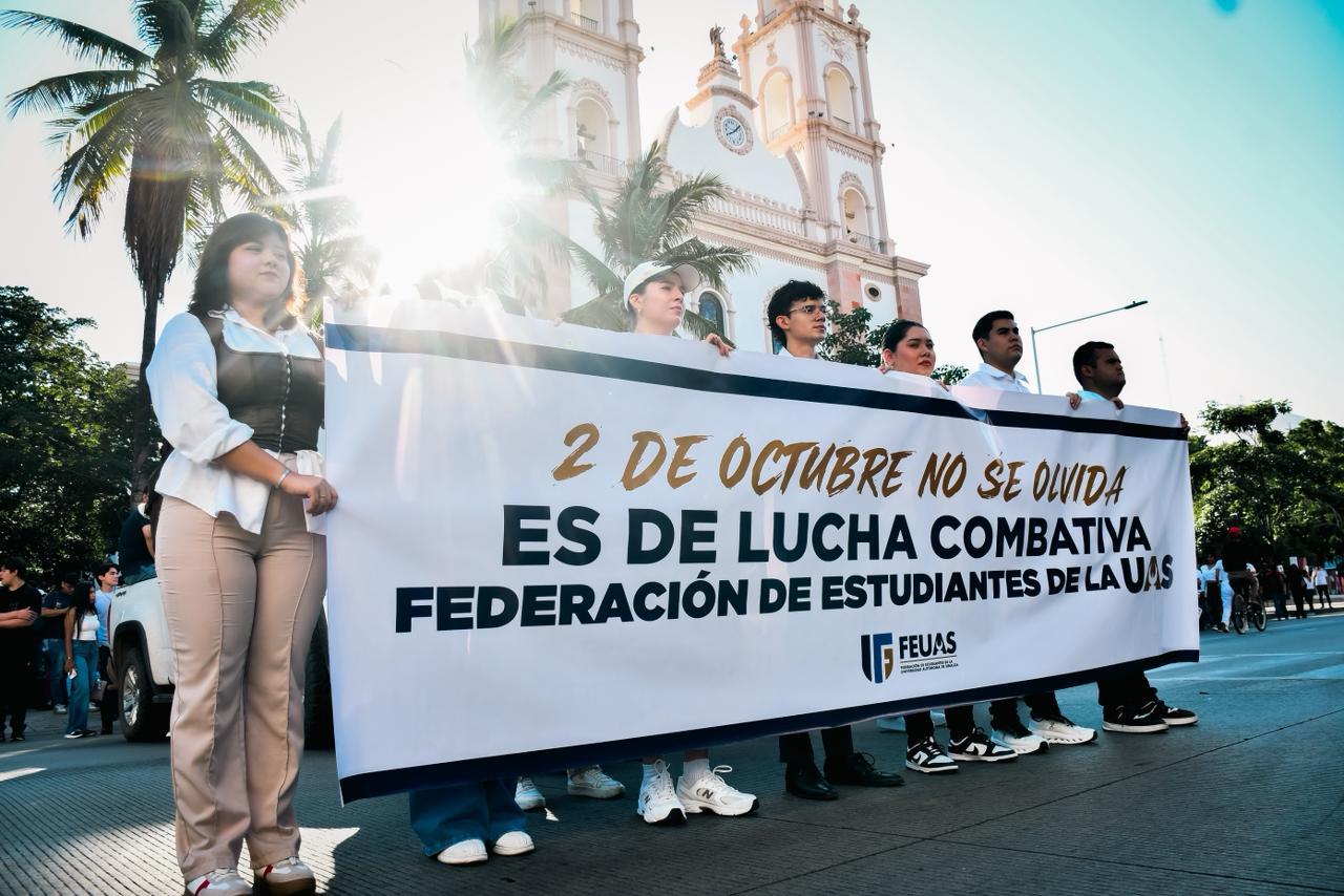 $!Estudiantes de la UAS salen a las calles en conmemoración del 2 de octubre, en Culiacán
