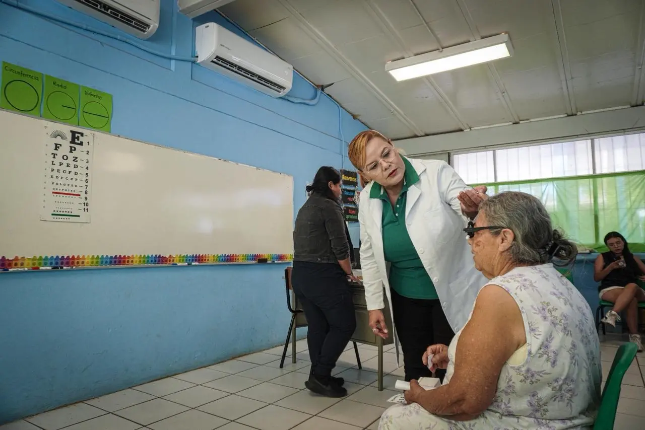 $!Lleva DIF Culiacán más de 850 servicios gratuitos y apoyos a la colonia Emiliano Zapata