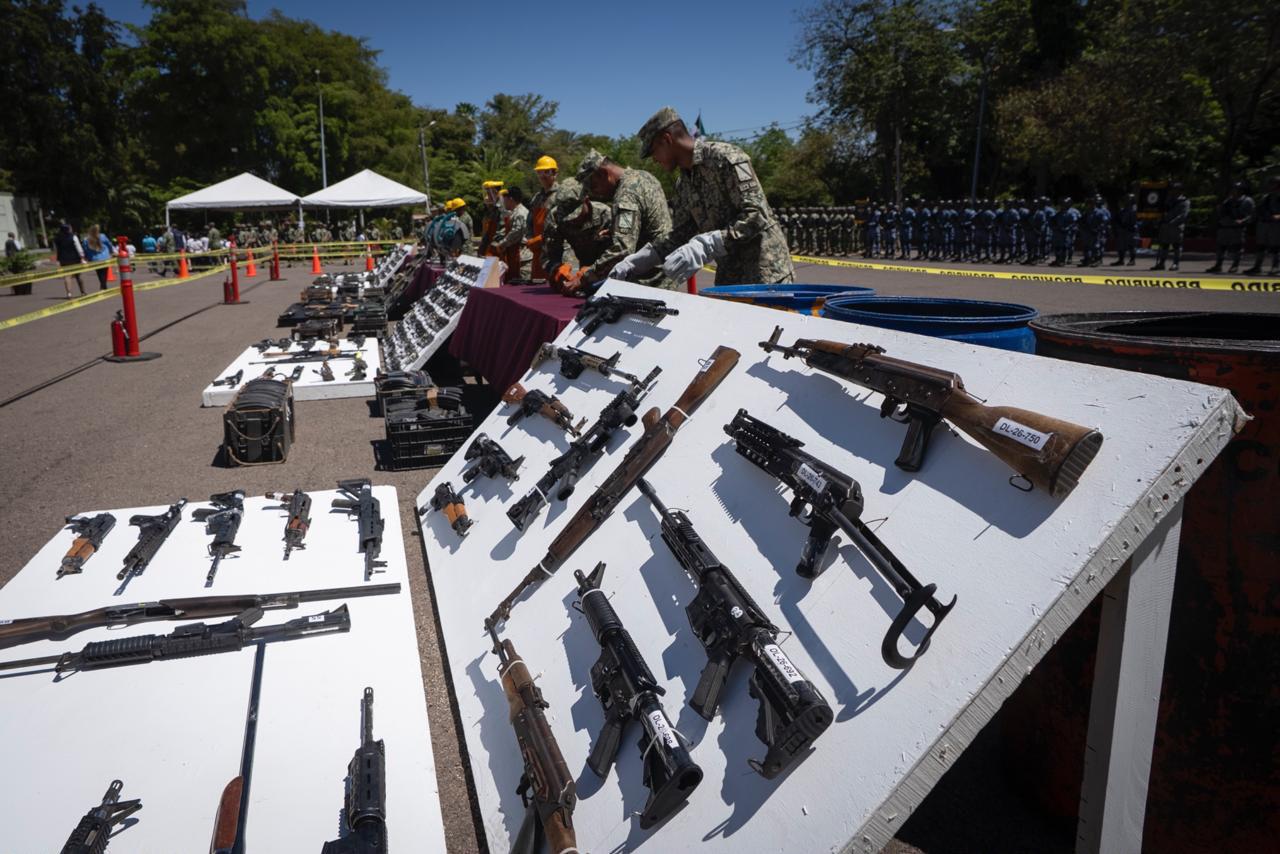 $!Destruye Ejército más de 800 armas de fuego en Culiacán