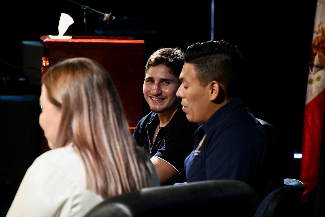 $!Marco Verde e Hilda Gaxiola comparten experiencias en la UAS