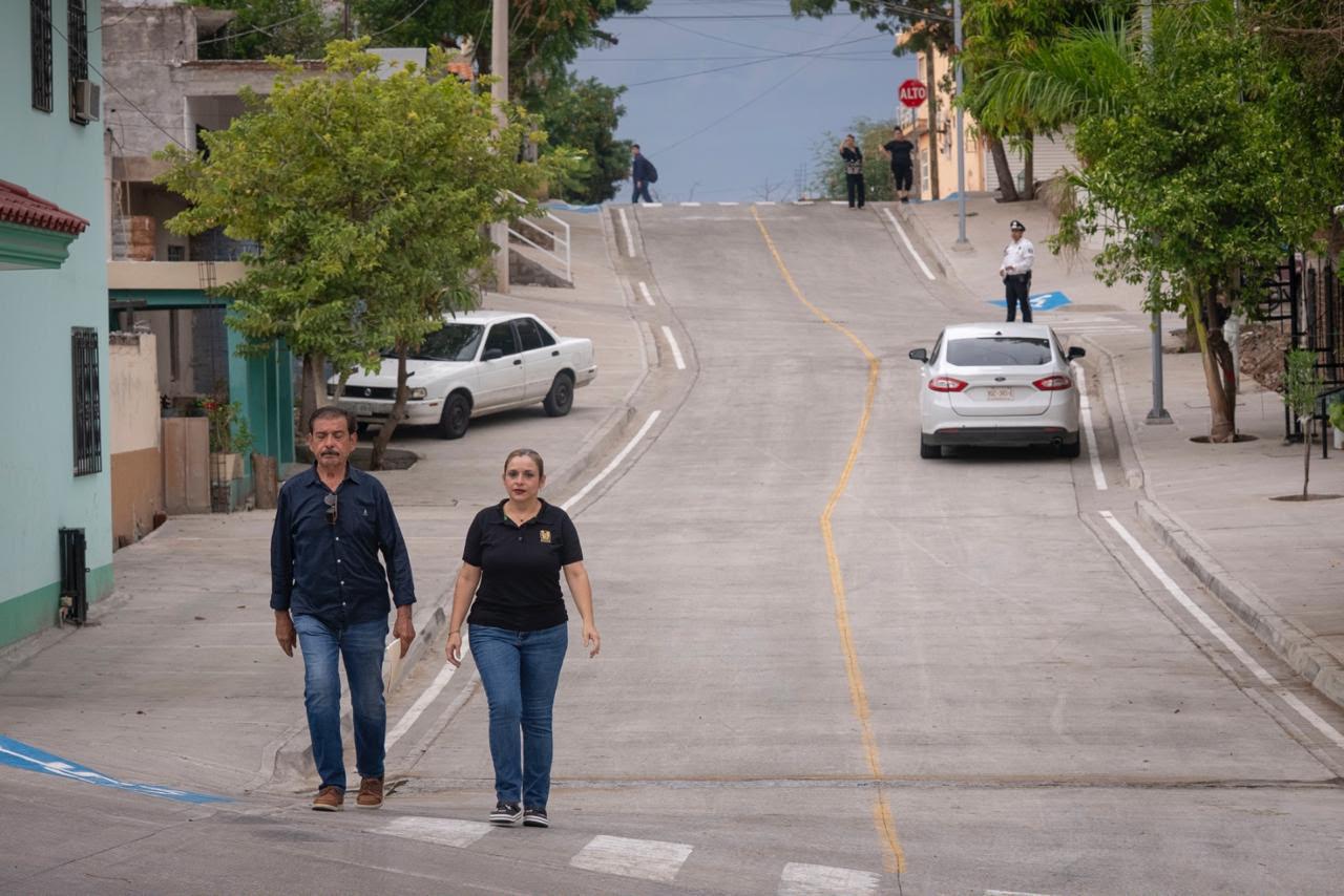 $!Gobierno de Culiacán inaugura pavimentación de siete calles en la Calle 5 de Mayo