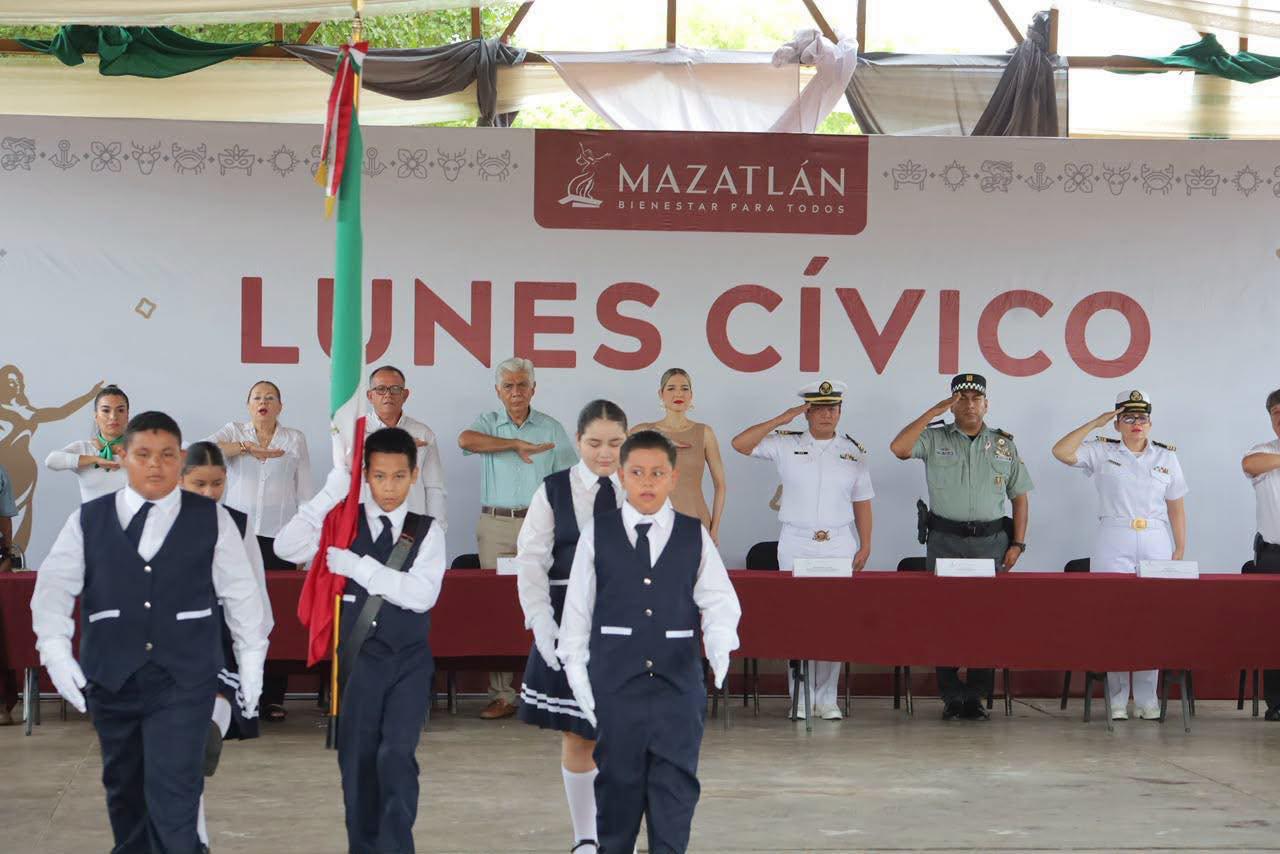 $!Inauguran Salón de Medios Audiovisuales en Escuelas Primarias en Mazatlán