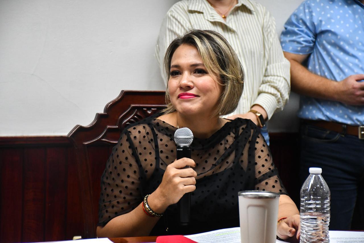 $!Entrega Alcalde de Culiacán a Cabildo Informe de Gobierno de su primer año