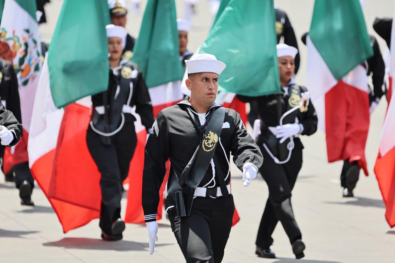 $!México no se doblega ni se vende, advierte Sheinbaum durante el desfile de la Independencia