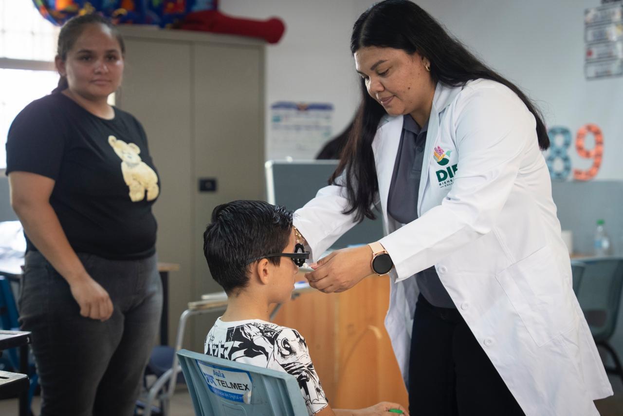 $!Acerca Ayuntamiento de Culiacán servicios de salud y apoyos sociales a habitantes de Los Huertos