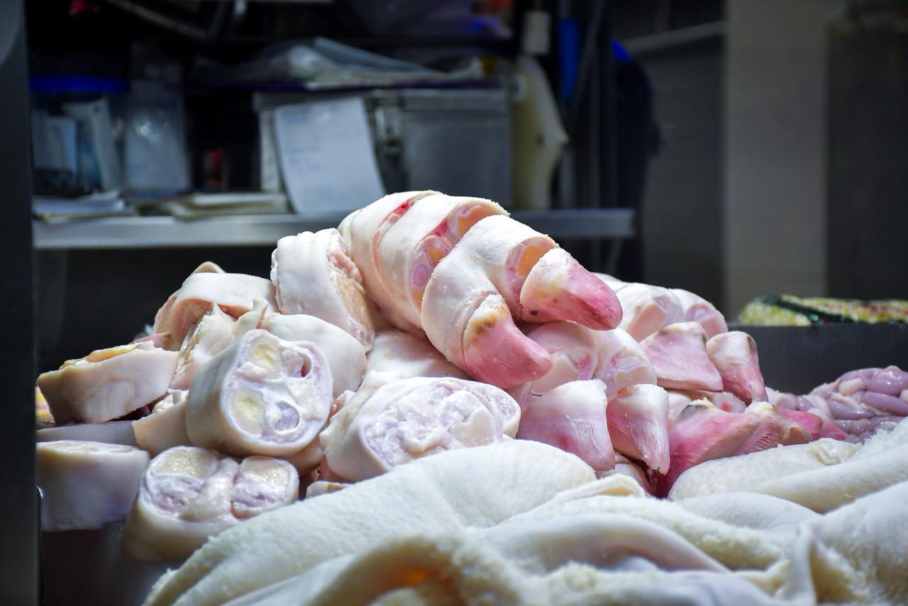 $!Menudo y pozole impulsan las ventas decembrinas en mercados de Culiacán