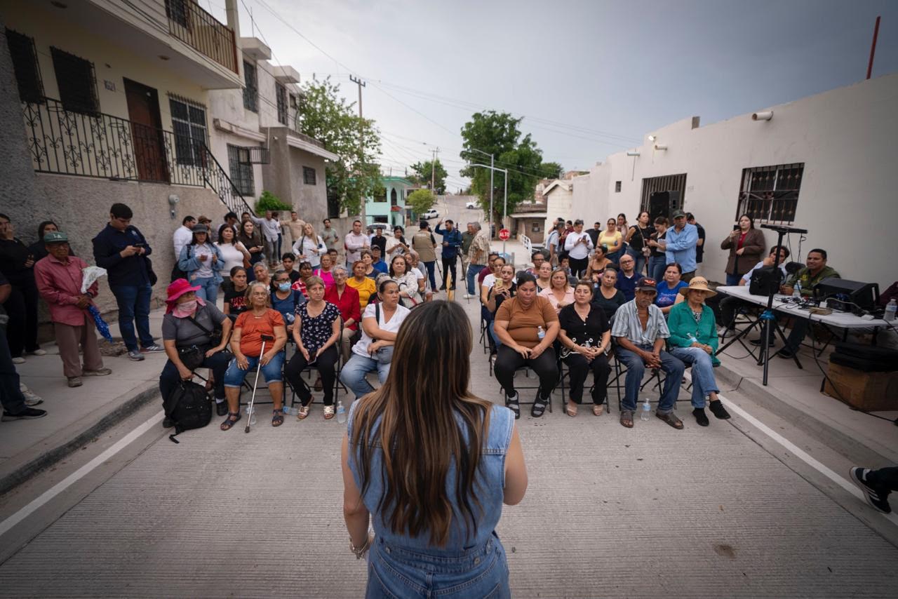 $!Gobierno de Culiacán inaugura pavimentación de siete calles en la Calle 5 de Mayo