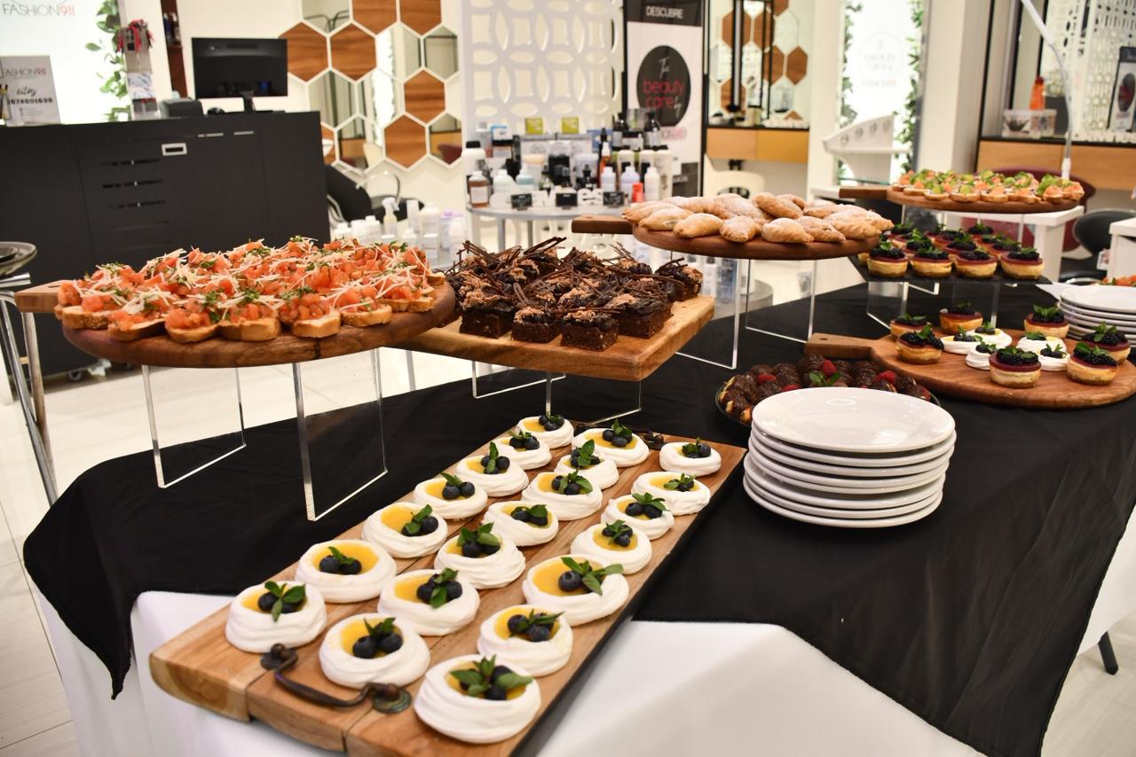 $!Bocadillos gourmet elaborados por la tienda departamental se sirvieron esa mañana.