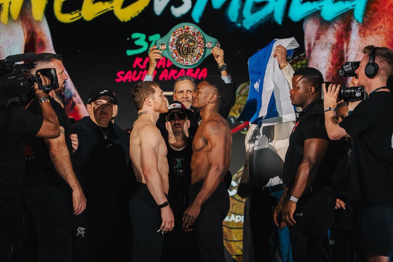 $!¡Guerra cantada en Riad! Canelo Álvarez y Christian Mbilli superan la báscula