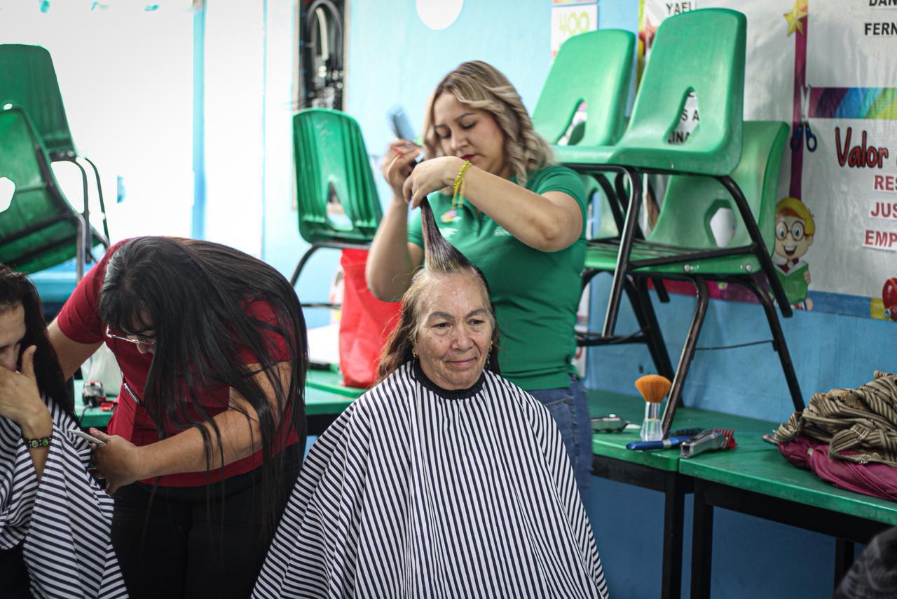 $!Lleva DIF Culiacán más de 850 servicios gratuitos y apoyos a la colonia Emiliano Zapata