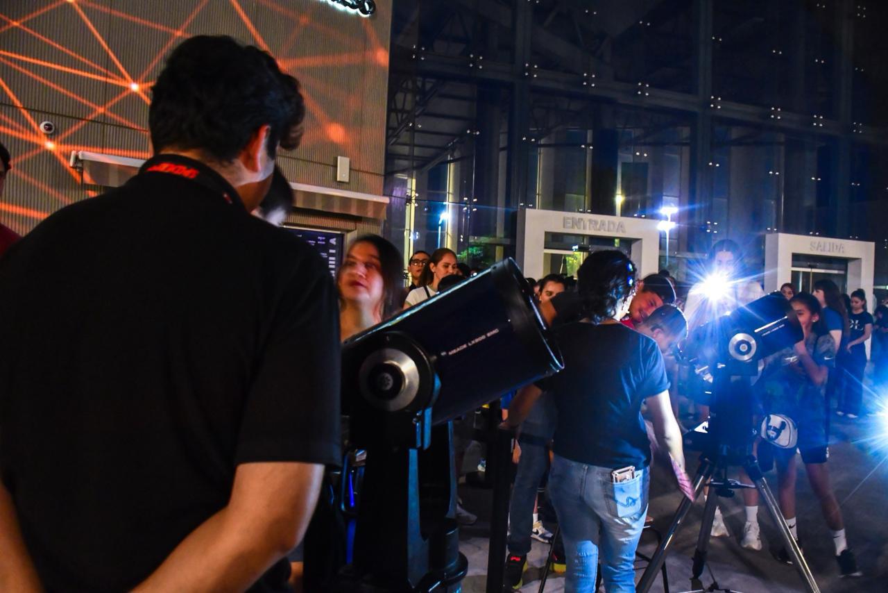 $!Centro de Ciencias de Sinaloa celebra la Noche Internacional de Observar la Luna