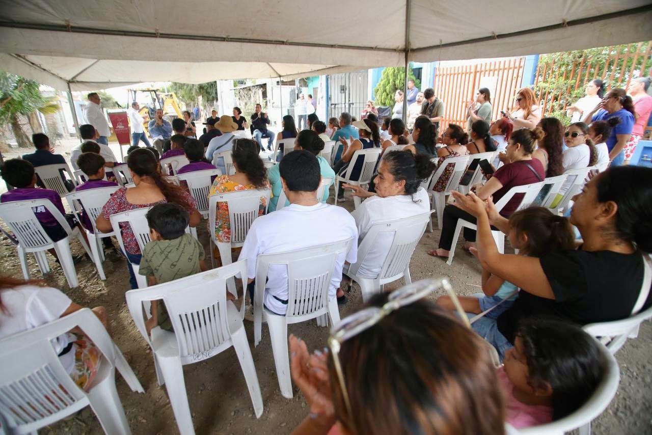 $!Vecinos de Villas del Sol tendrán al fin calles pavimentadas tras arranque de obra por el Gobierno de Mazatlán