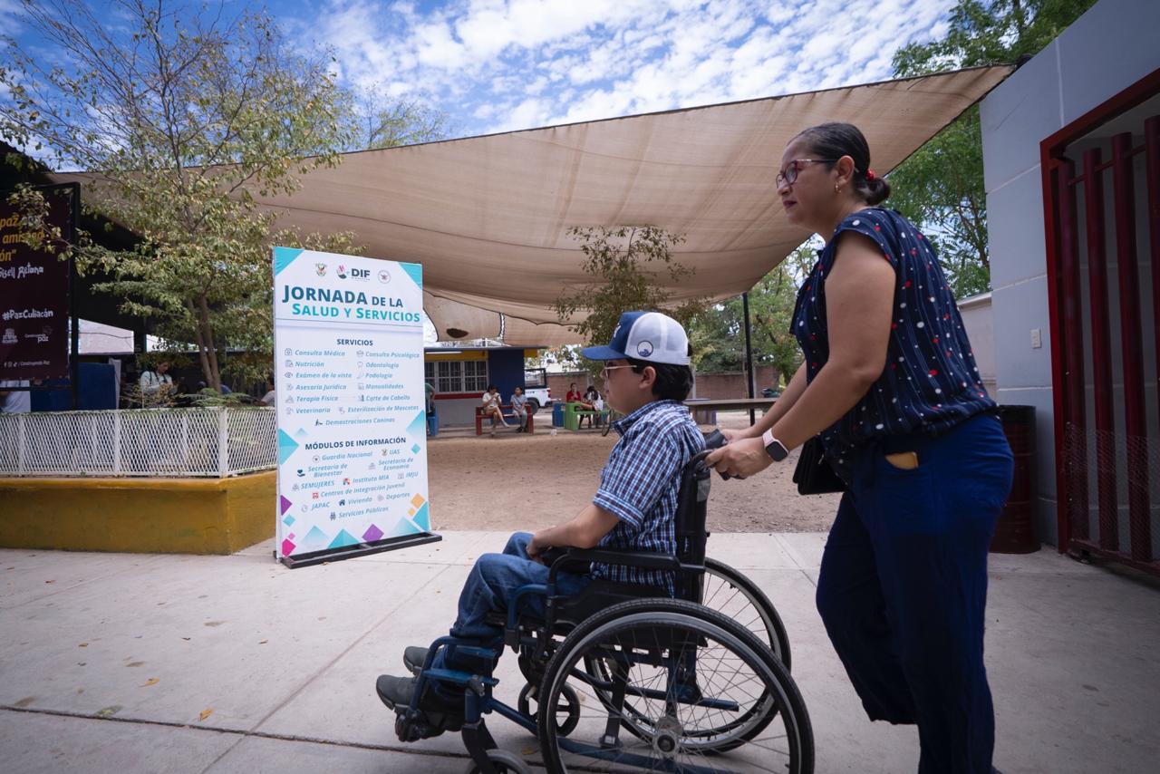 $!Acerca Ayuntamiento de Culiacán servicios de salud y apoyos sociales a habitantes de Los Huertos