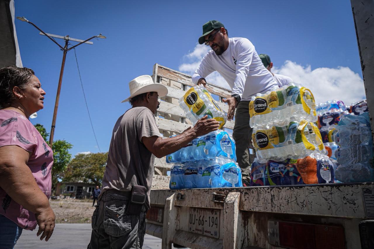 $!Gobierno de Culiacán lleva apoyos de agua potable a comunidades de la sindicatura de Emiliano Zapata