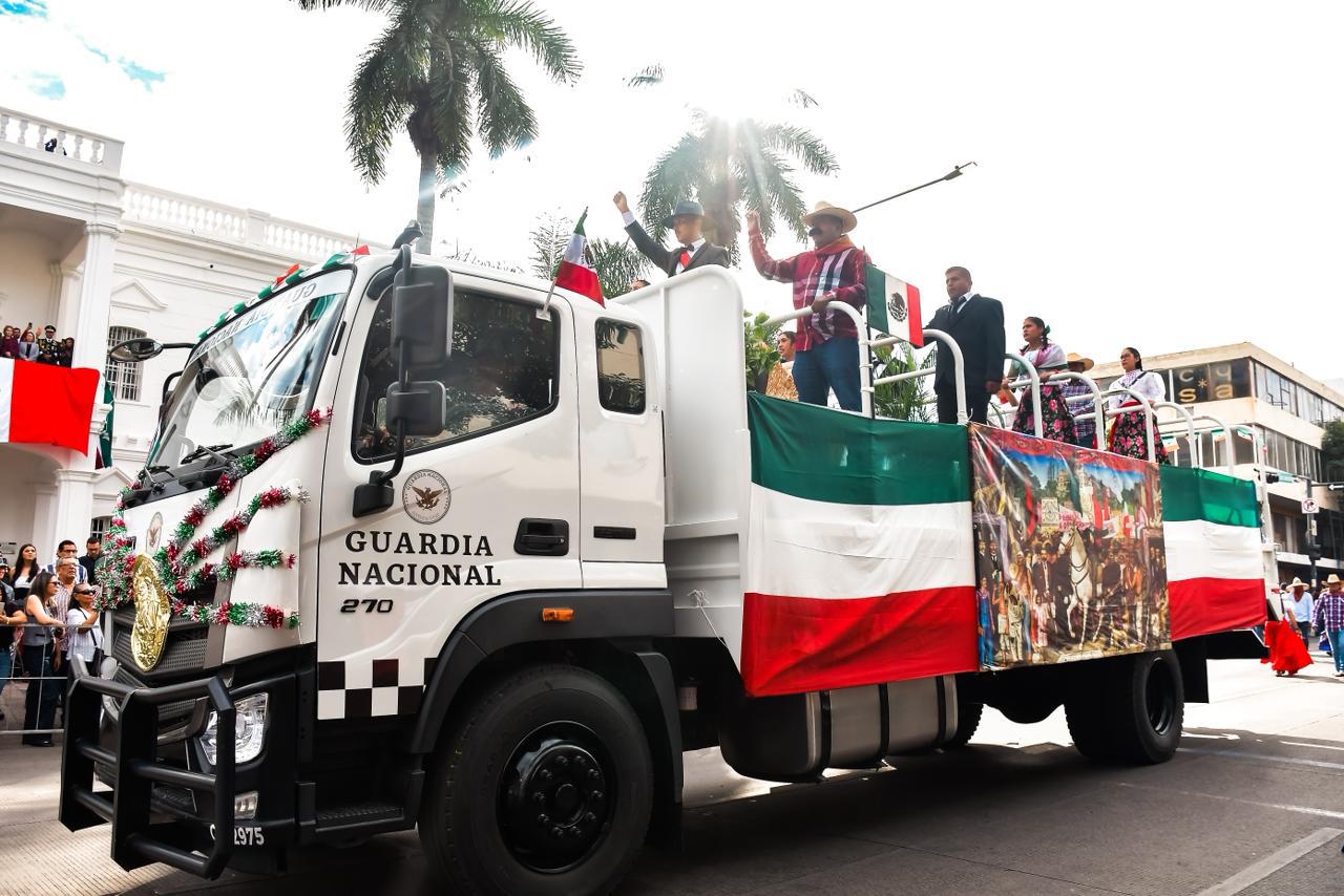 $!Arranca el desfile del 20 de Noviembre en Culiacán bajo resguardo de más de 10 mil efectivos