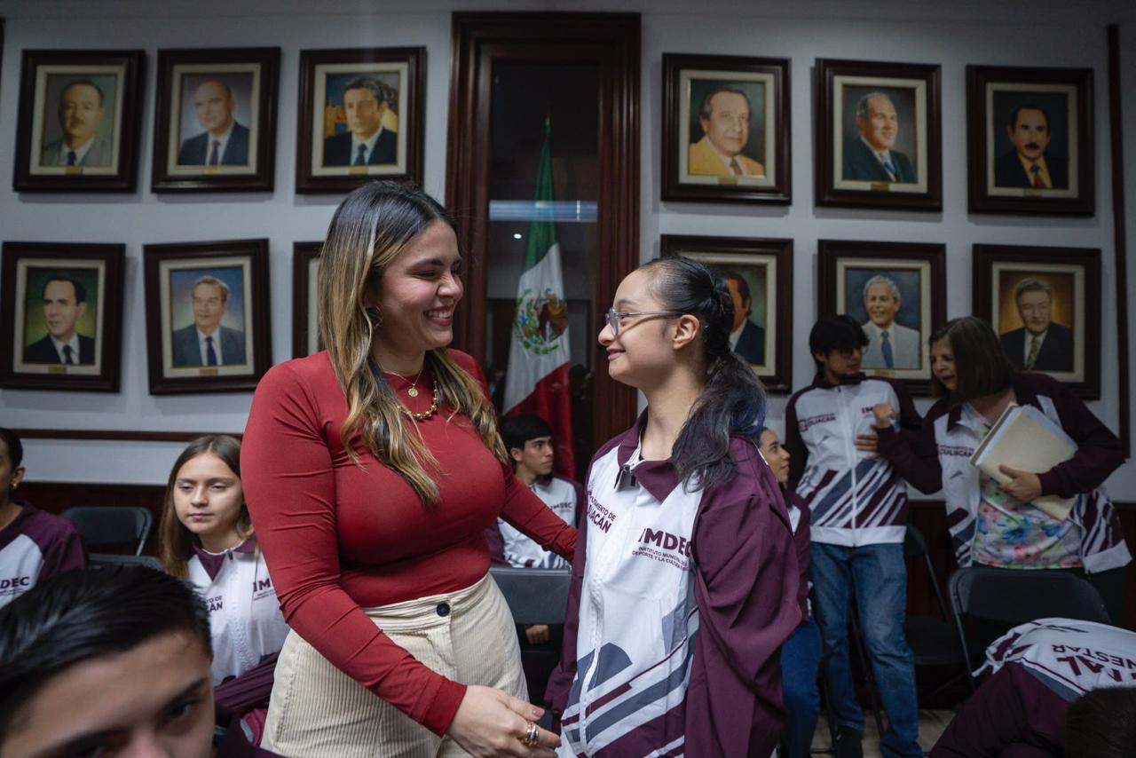 $!Alcaldesa Ana Miriam Ramos abandera a delegación Culiacán rumbo a la Paralimpiada Conade 2026