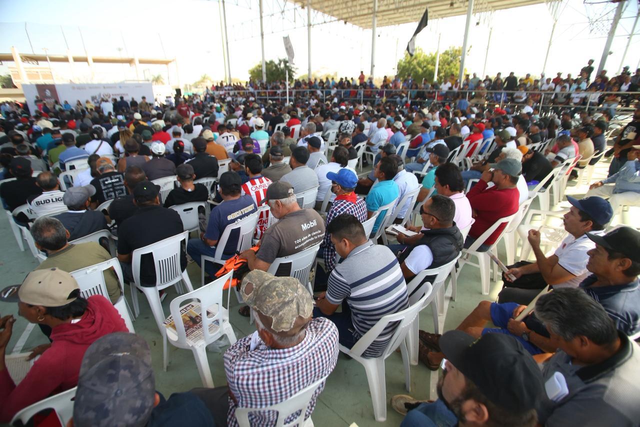 $!Entregan Tarjetas Bienpesca a mil pescadoras y pescadores de Mazatlán