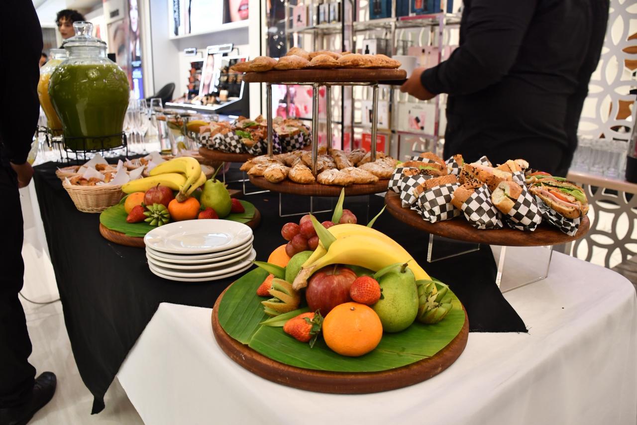 $!Con un bruch se consitió a las clientas.