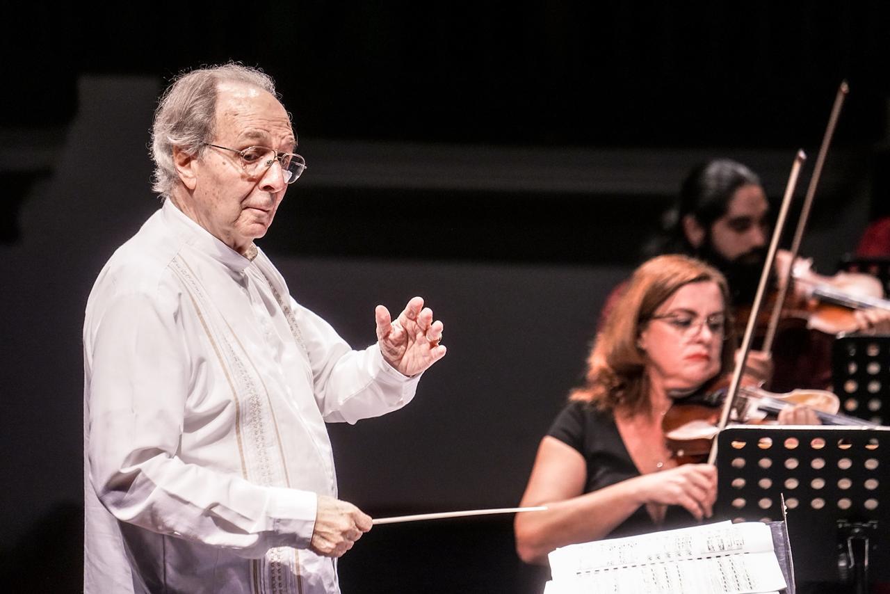 $!Maestro Campbell compartió su entusiasmo por el repertorio de esta temporada.