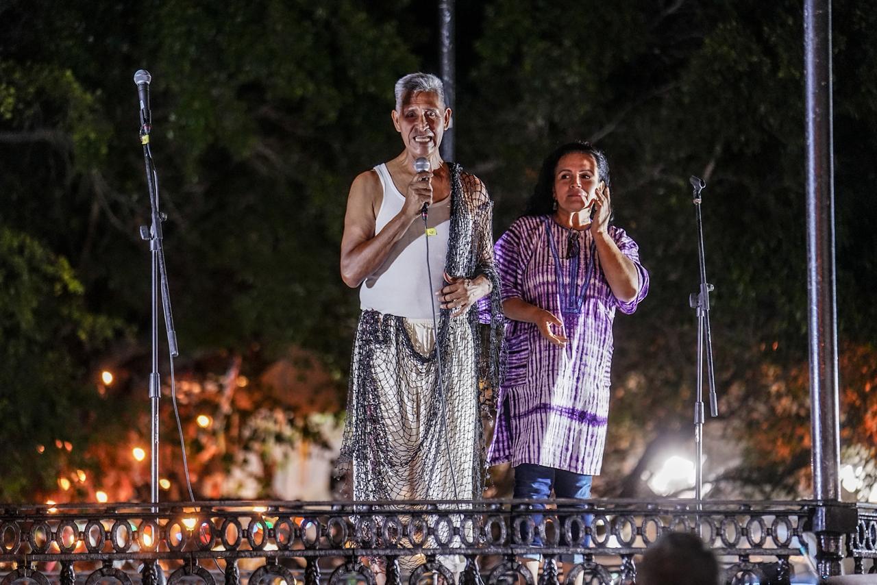 $!Los coordinadores del festival, Sergio García y Ángela Camacho, también participaron en escena.