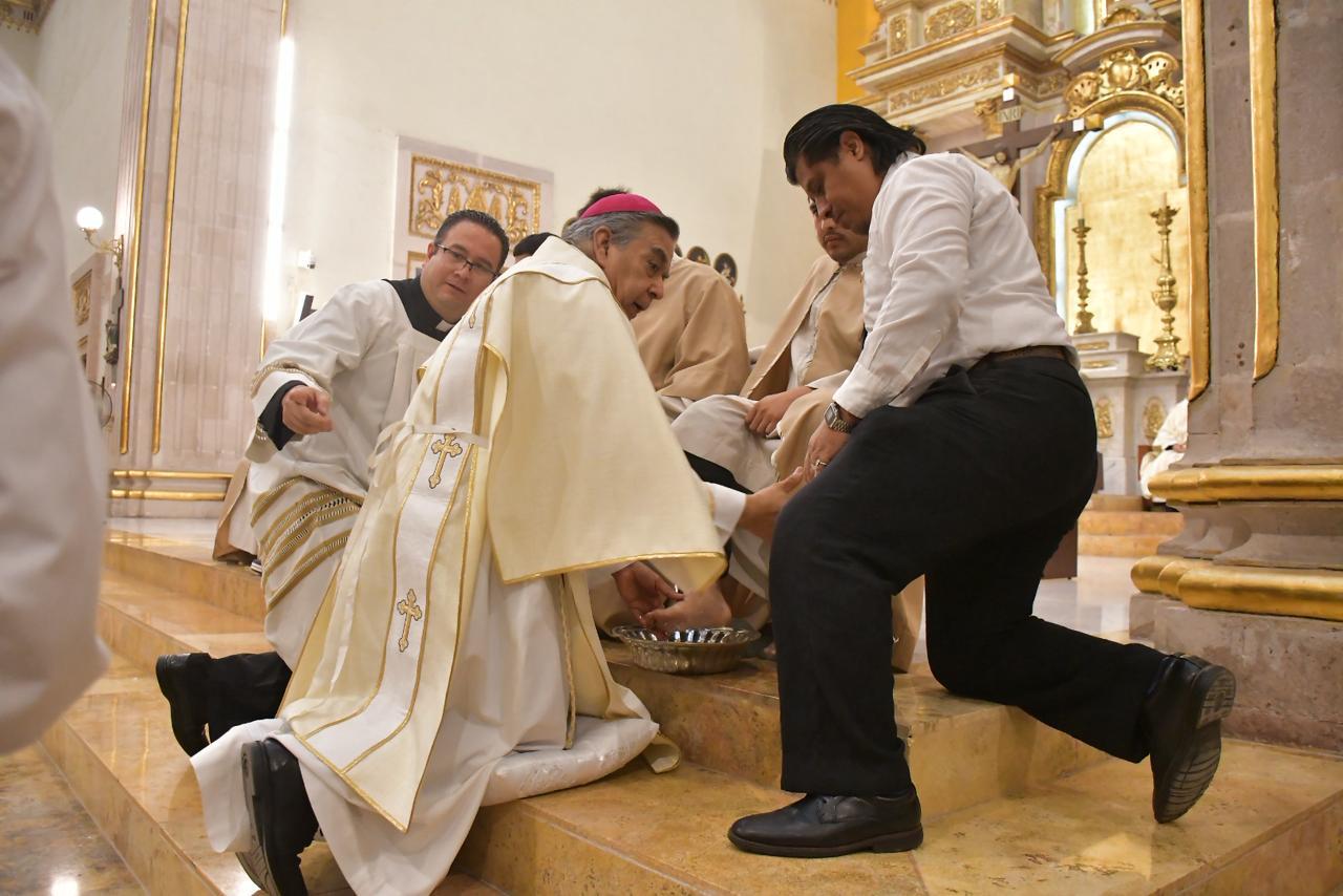 $!Catedral de Culiacán celebra el Jueves Santo con llamado a vivir la fe desde el servicio