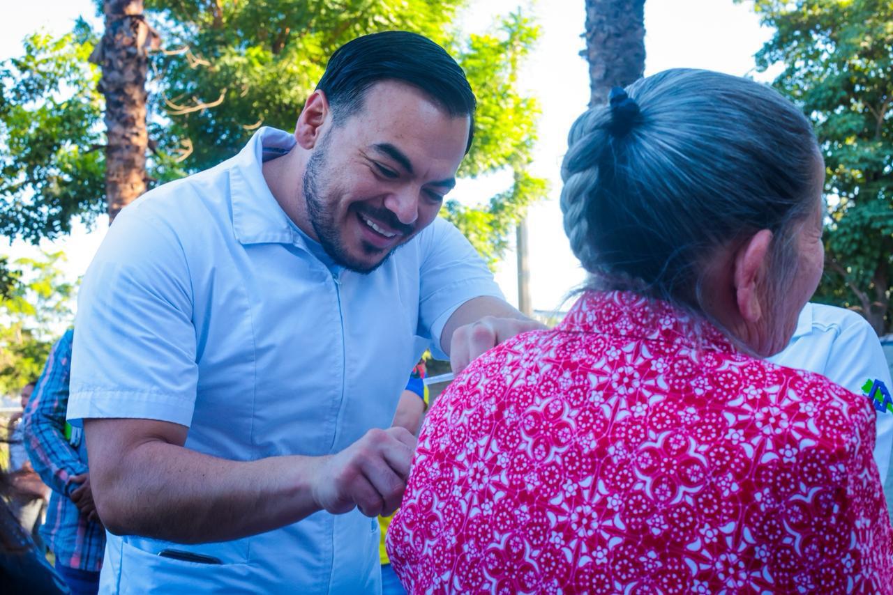 $!Reciben desplazados atención en jornada de apoyos en la colonia Lombardo Toledano, al norte de Culiacán