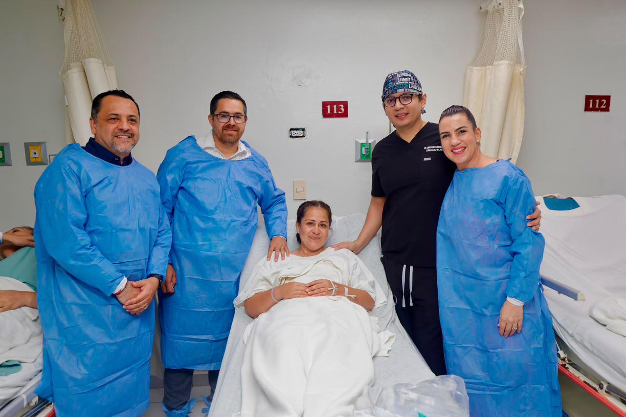 $!Realizan reconstrucción mamaria gratuita a mujeres que superaron el cáncer en Sinaloa