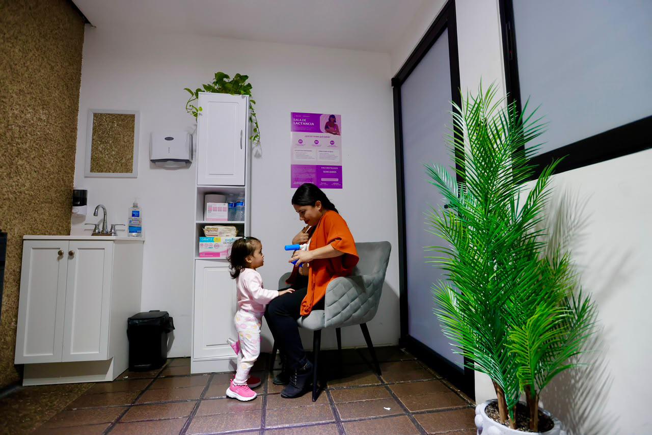$!Yeraldine Bonilla recurre a su experiencia como madre para promover la lactancia materna