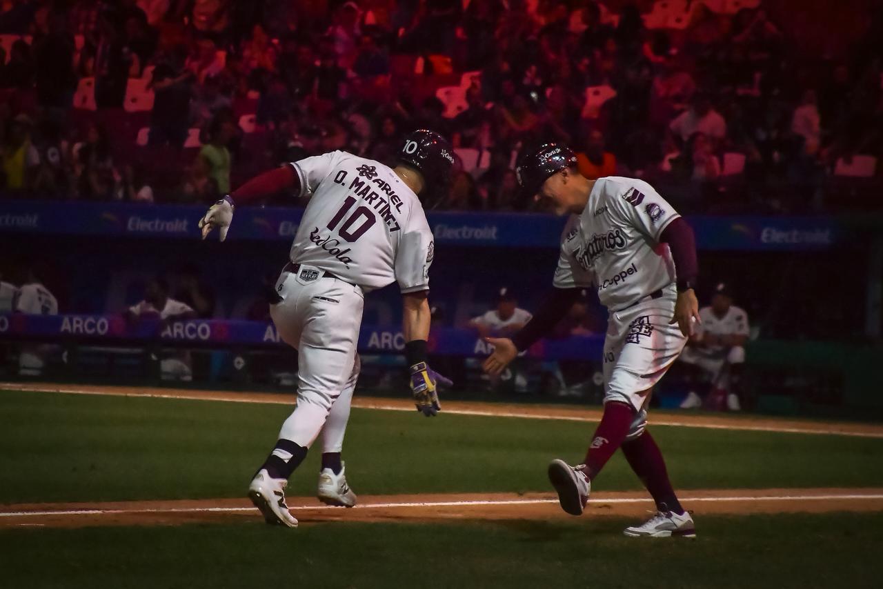 $!Tomateros remonta con rally explosivo y empata la serie en casa