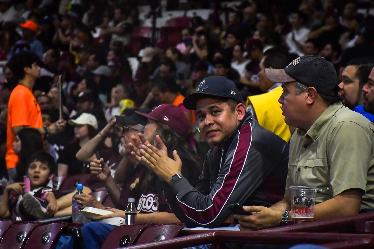 $!Cañeros empareja el primer playoffs y se lleva el triunfo de Culiacán