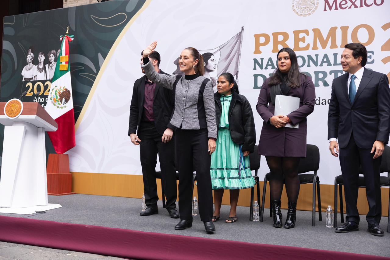 $!Sinaloense Luis Carlos López Valenzuela y figuras del deporte mexicano reciben el Premio Nacional de Deportes 2025