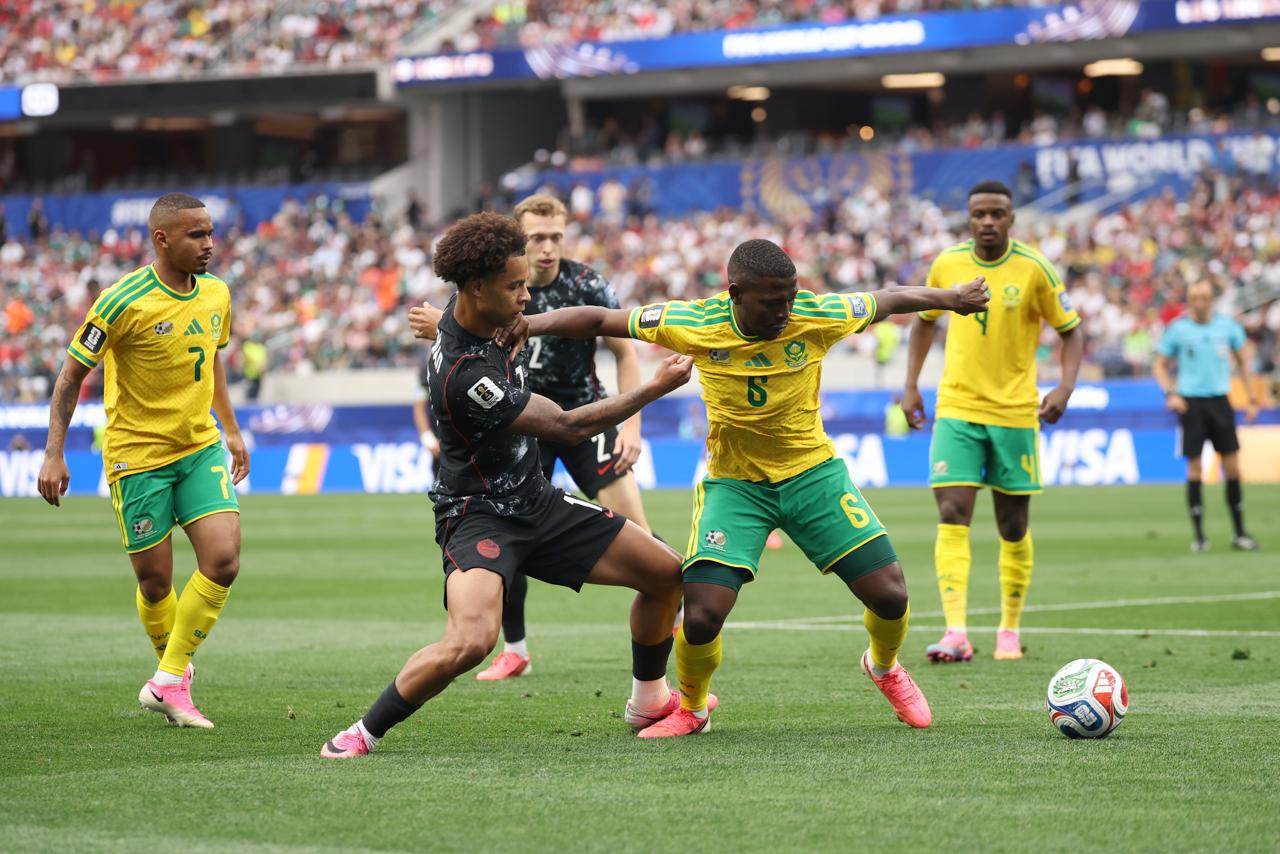 $!Canadá rompe el muro sudafricano y avanza a octavos con gol de Eustáquio en el descuento