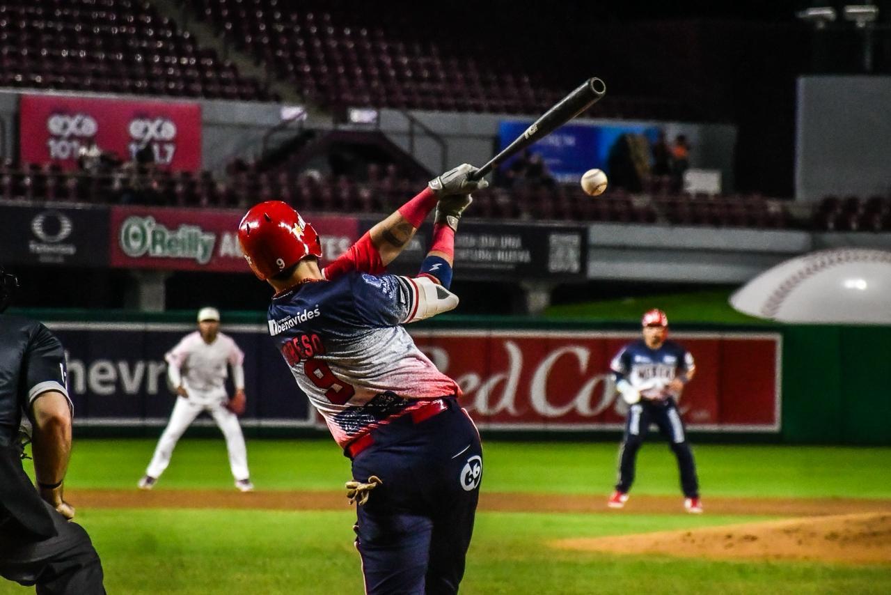 $!Tomateros consigue su segundo triunfo con nueva remontada