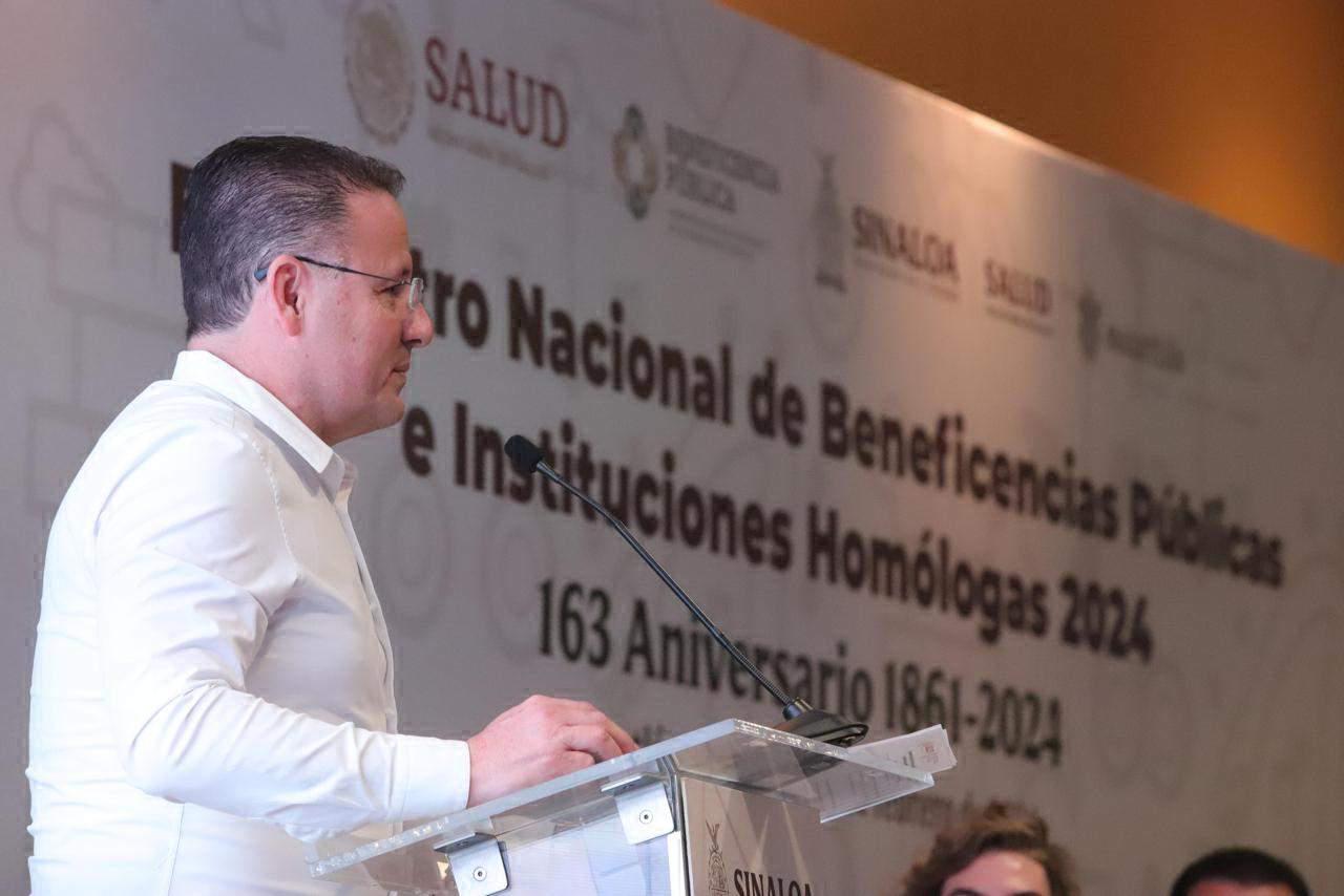 $!Entrega Beneficencia Pública Nacional 19 ambulancias y equipo a Sinaloa