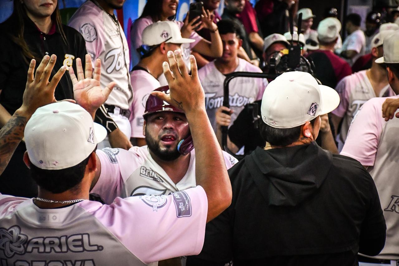 $!Tomateros de Culiacán se queda con la Serie Rosa