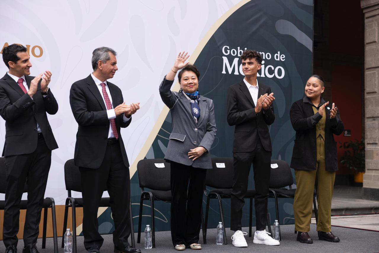 $!Sinaloense Luis Carlos López Valenzuela y figuras del deporte mexicano reciben el Premio Nacional de Deportes 2025