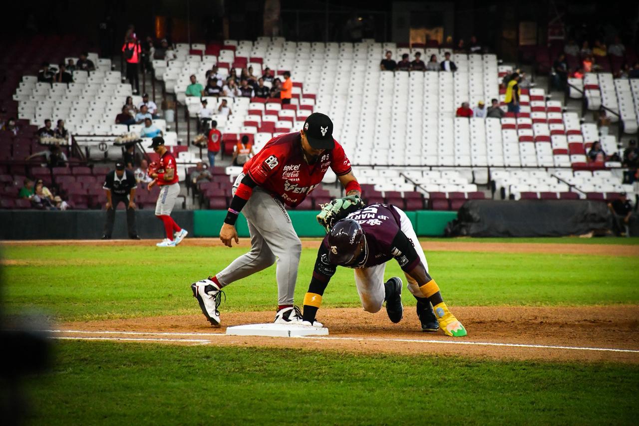 $!El Clásico Sinaloense es para Tomateros