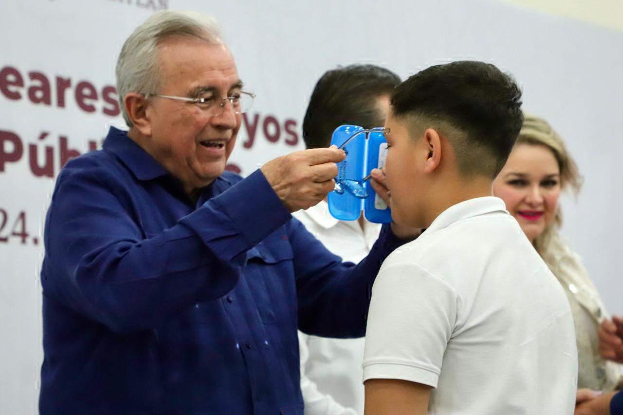 $!Entrega Beneficencia Pública Nacional 19 ambulancias y equipo a Sinaloa