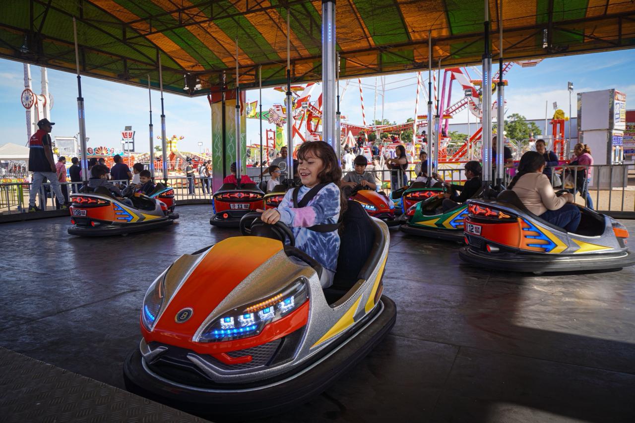 $!Familias culiacanenses celebran el Día de Reyes con acceso gratuito y juegos en la Verbena