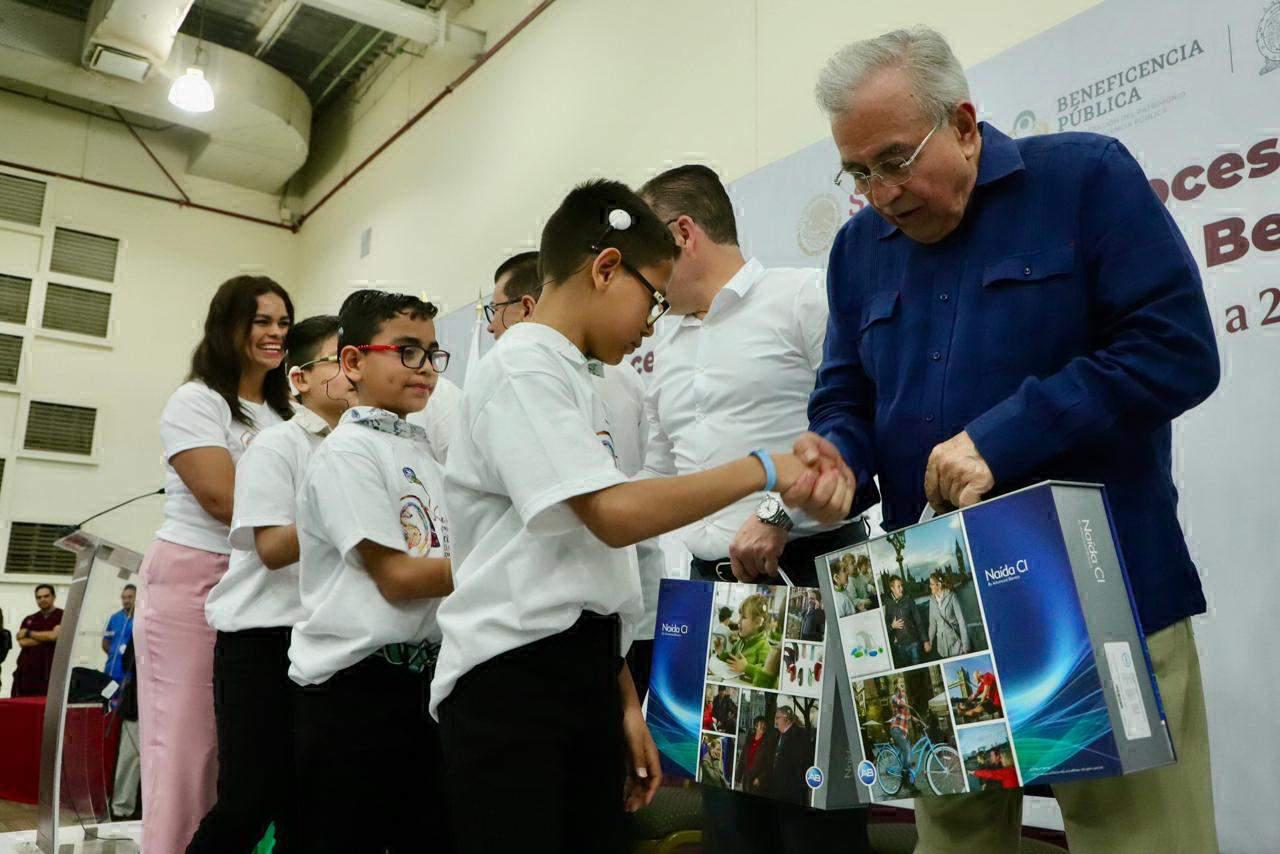 $!Entrega Beneficencia Pública Nacional 19 ambulancias y equipo a Sinaloa