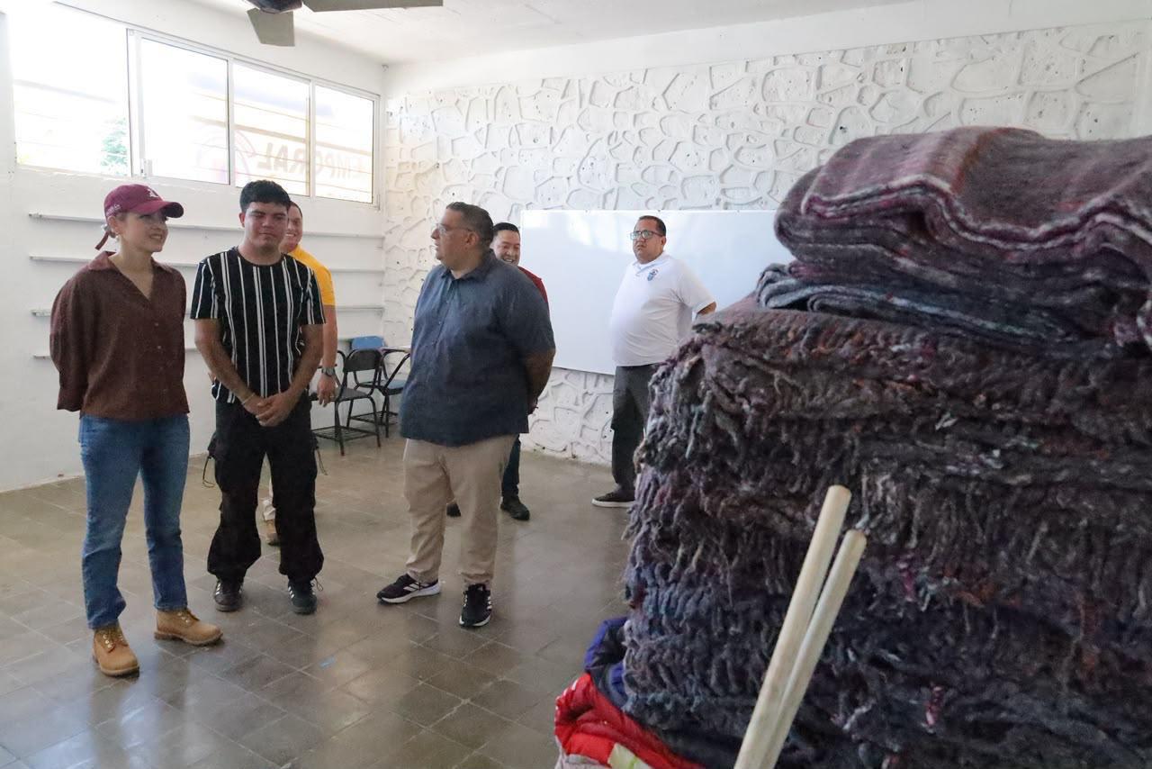 $!Verifican refugios temporales y apoyos para familias que sean afectadas por huracán en Mazatlán