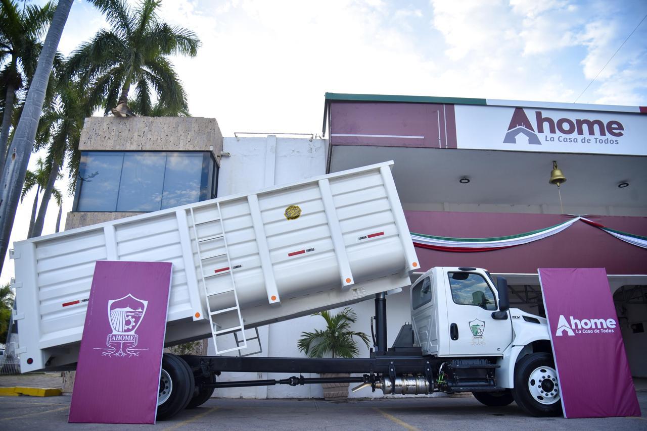 $!Gobierno de Ahome entrega equipo a Servicios Públicos para atender sindicaturas; invierten $2.9 millones