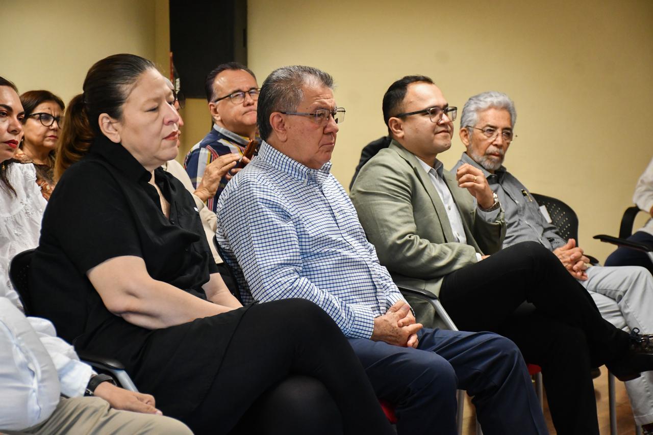 $!Presentan libro sobre la historia curricular y de gobernanza de la Universidad Autónoma de Occidente