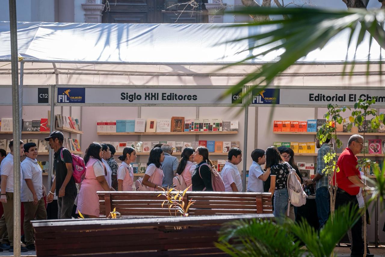 $!Registra organización más de 16 mil visitantes en el primer día de la FIL Culiacán 2025