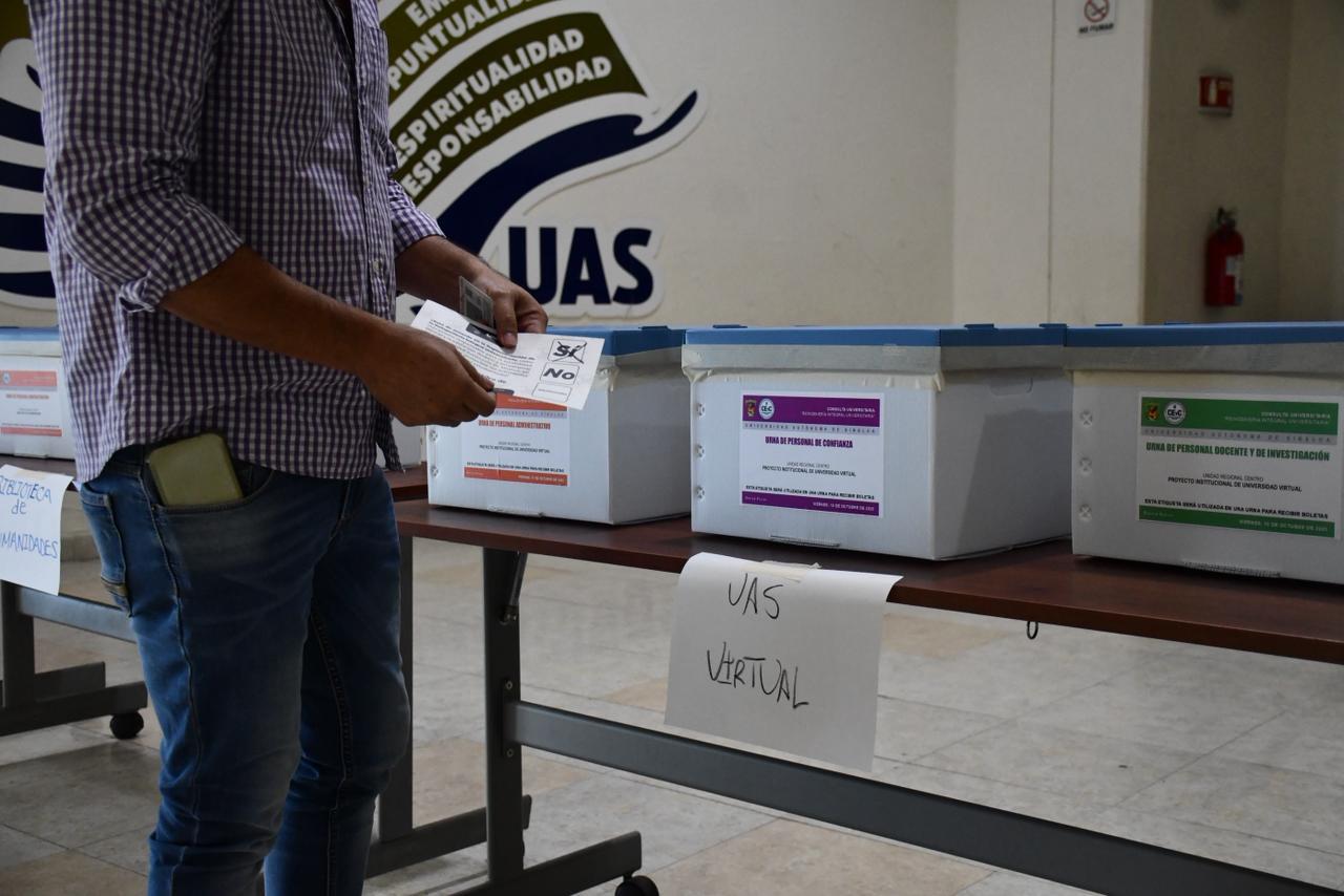 $!Sin incidentes consulta en la UAS; ‘expresiones están fuera de instalaciones universitarias’, aseguran