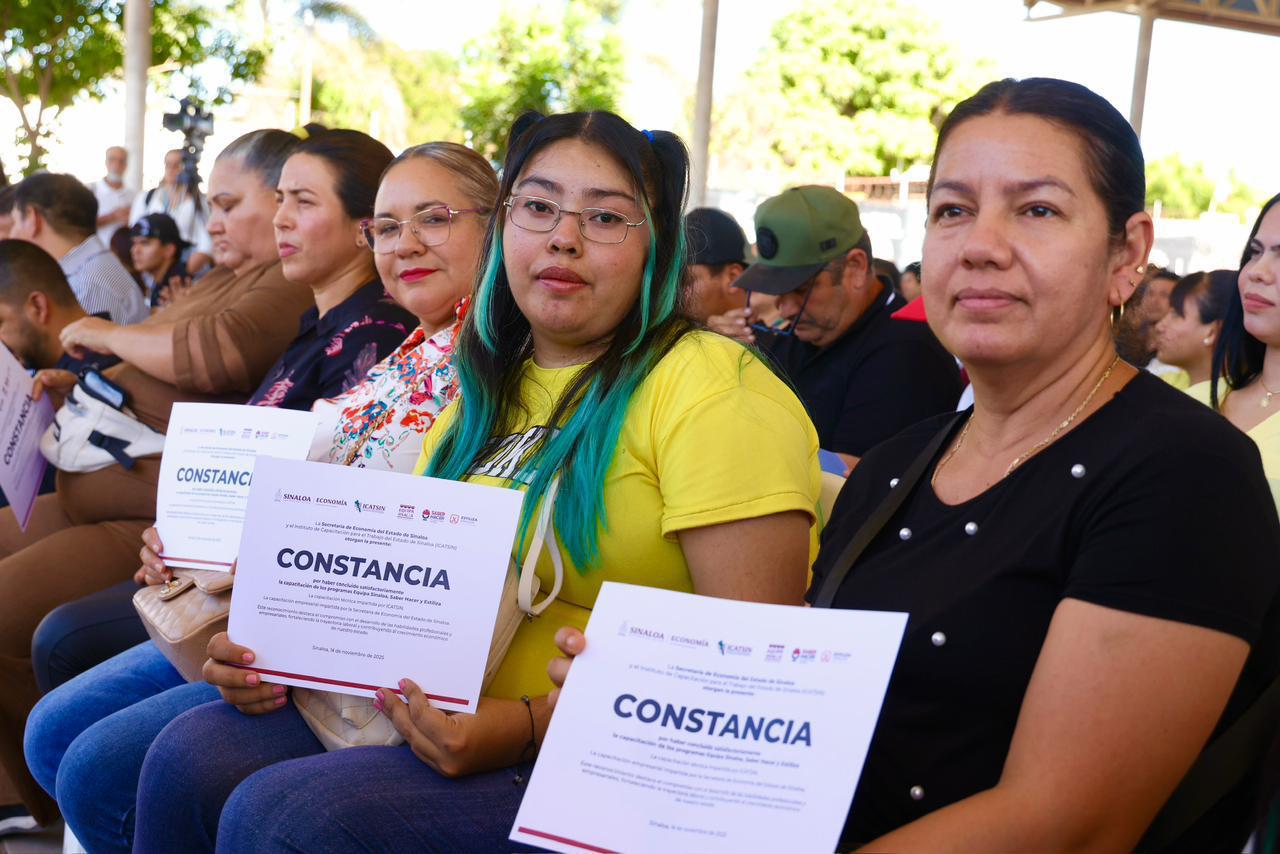 $!Gobierno de Sinaloa culmina en Navolato entrega de equipamiento a emprendedores, con inversión de $950 mil